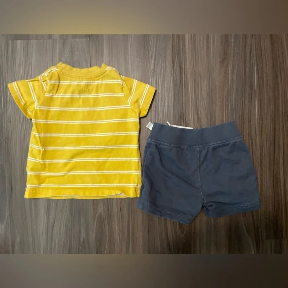 Carter's Baby Boy Yellow and Gray “Never Grow Up”  Kids Matching Set size 3/6M